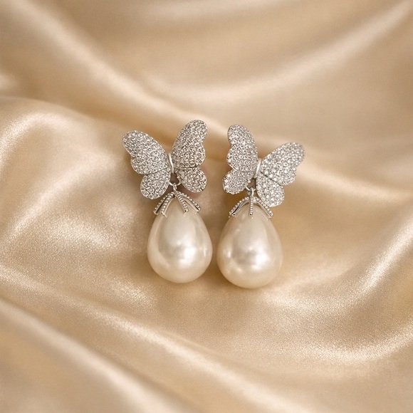 Anthropologie Jewelry - Vintage Butterfly Pearl Timeless Earrings